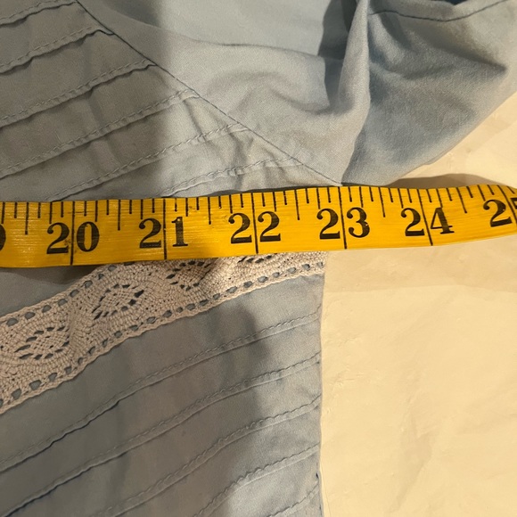 Denim and Company Button Down blouse.  Light blue with white trim  size XL - Picture 7 of 10